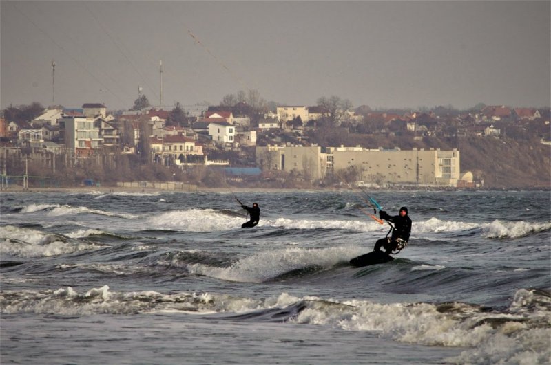 В Одессе потеплело на море – некоторые купаются (фото)