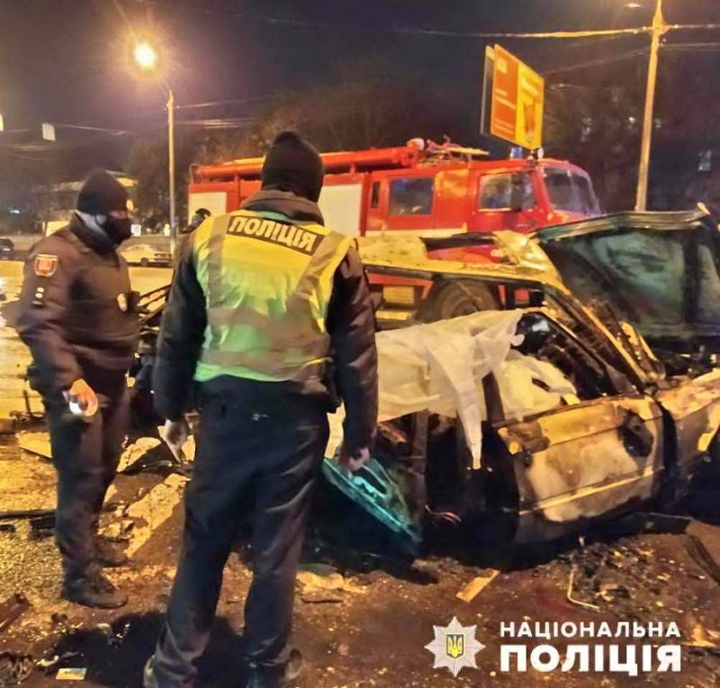 Жуткая авария на Разумовской: в BMW сгорели заживо водитель и пассажир