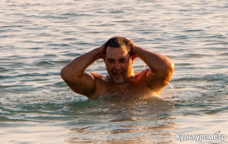 В Одессе начались Крещенские купания при 15 градусах мороза (фото)
