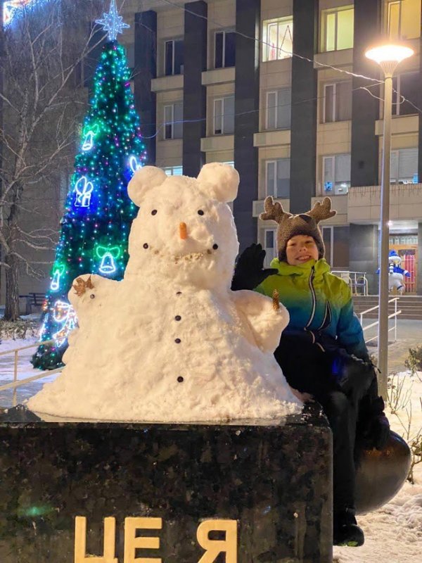 В Одессе появился памятник снеговику (фото)