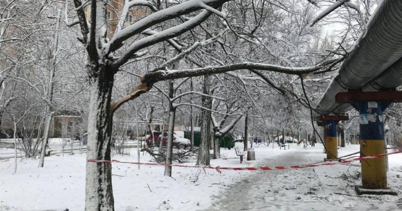 В Одессе из-за плохой погоды остаются обесточенными 234 дома