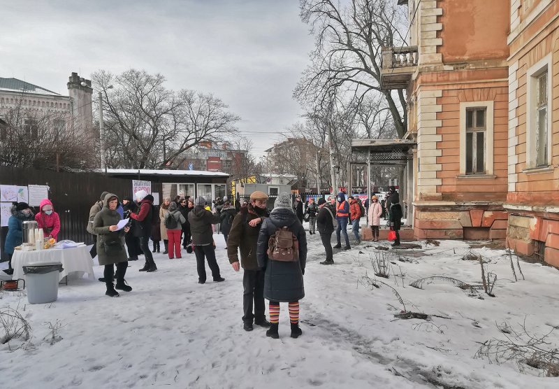 Одесситы вышли на акцию протеста против уничтожения старого особняка и застройки рекреационной зоны