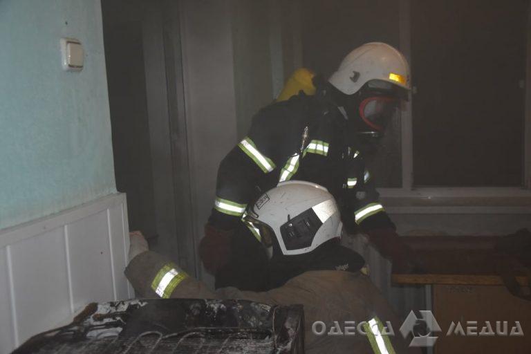 В Одессе произошел масштабный пожар в роддоме: эвакуировали 74 человека (фото)