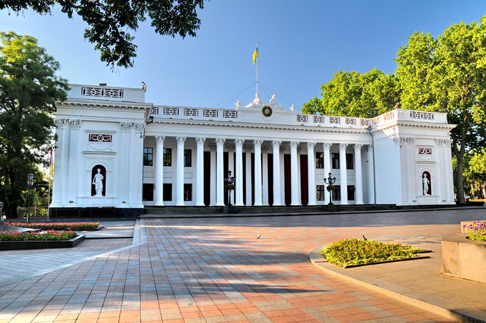 Более тысячи одесских чиновников хотят изучать украинский язык