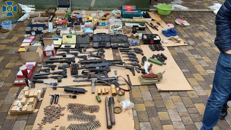 СБУ нашла арсенал оружия в частном доме в Одесской области