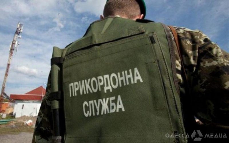 В Одесской области пограничники задержали микроавтобус с «левыми» сигаретами (фото, видеокомментарий)