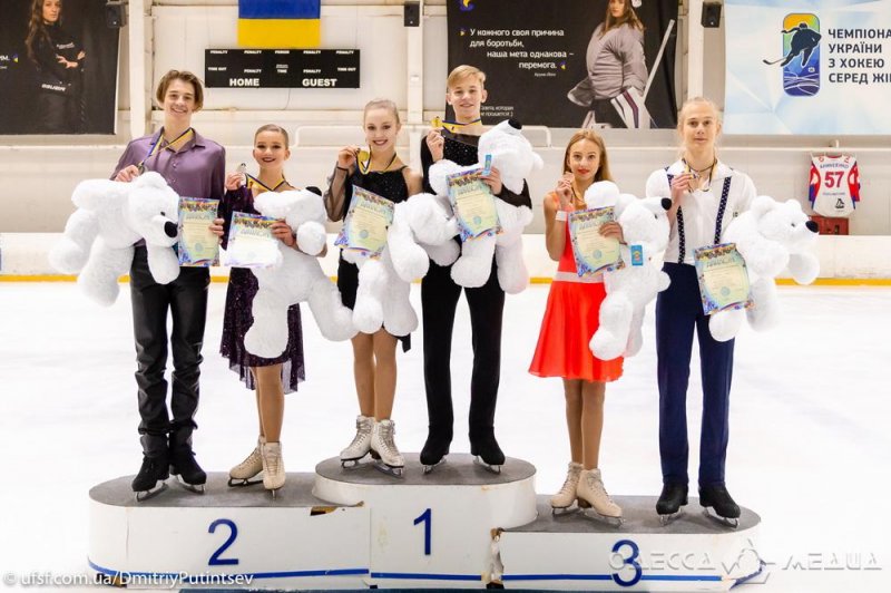 Юные одесские фигуристы завоевали серебряные медали на чемпионате Украины (фото)
