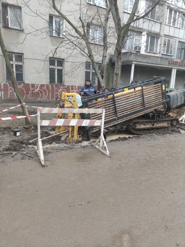 «Инфоксводоканал» начал замену водопровода на улице Генерала Петрова (фоторепортаж)