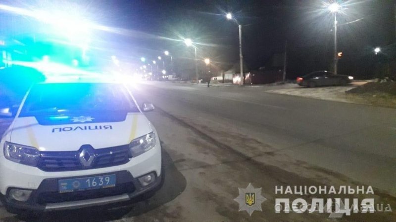В селе Одесской области водитель проехал на «красный» и сбил 14-летнюю девочку