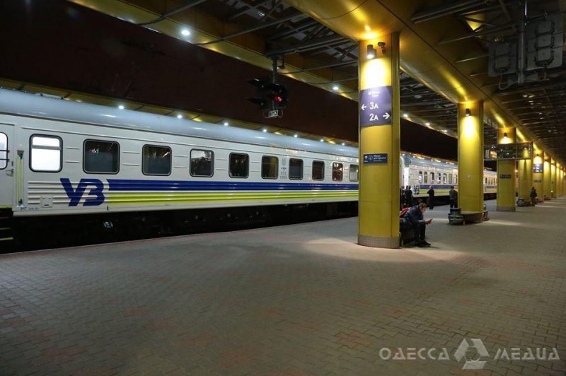 К 8 марта «Укрзалізниця» запустит дополнительные поезда из Одессы во Львов и Черновцы