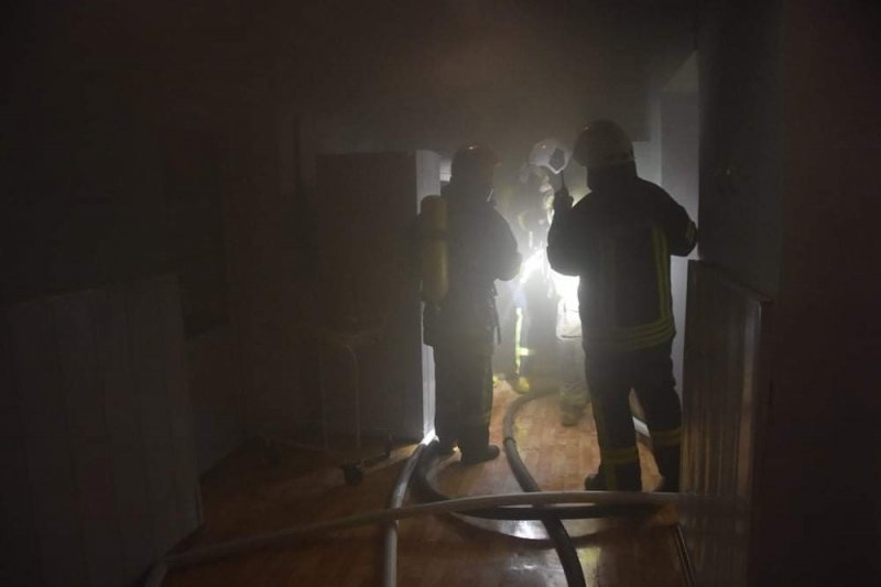 В Одессе на Говорова горело помещение в роддоме (фото)