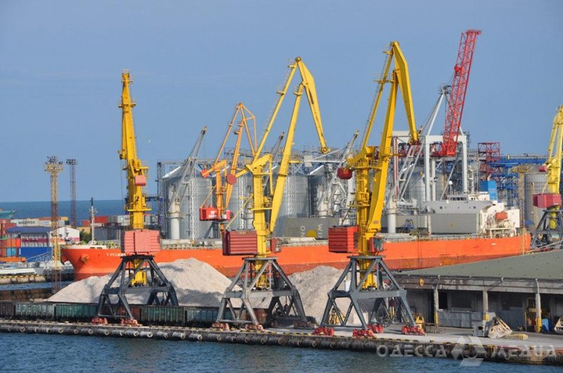 Неизвестный «заминировал» Одесский морской торговый порт