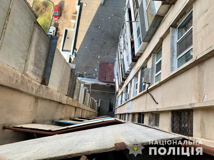 На поселке Котовского 18-летний парень прыгнул с 15 этажа