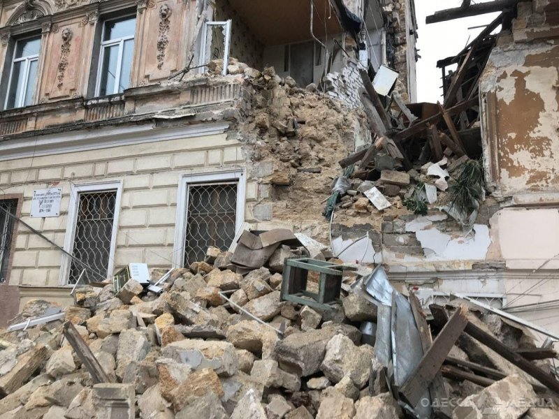 16 одесситам, пострадавшим от обрушения дома на Нежинской, предложили временное жилье (фото, видеокомментарий)