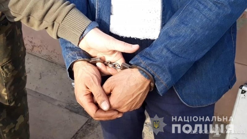 В Одесской области отвергнутый поклонник выкрал «невесту» и угрожал ей ножом (фото, видео)