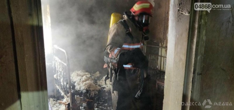 Пожар в частном доме под Одессой: мужчина погиб, женщину спасли (фото)