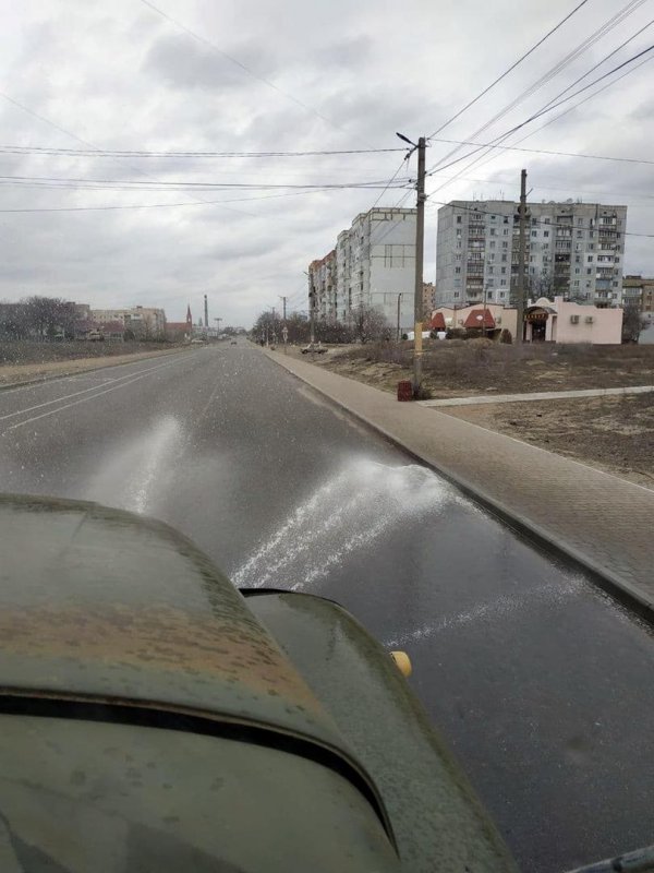 Белгород-Днестровский помыли поливальной машиной