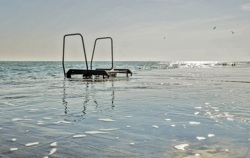 Утренний берег моря на одесском Ланжероне (ФОТО)