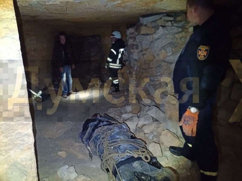 Под Одессой в катакомбах нашли мертвого парня (фото)