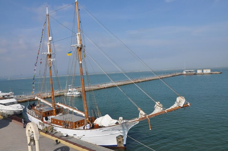 В Одесском порту пришвартовался 105-летний парусник