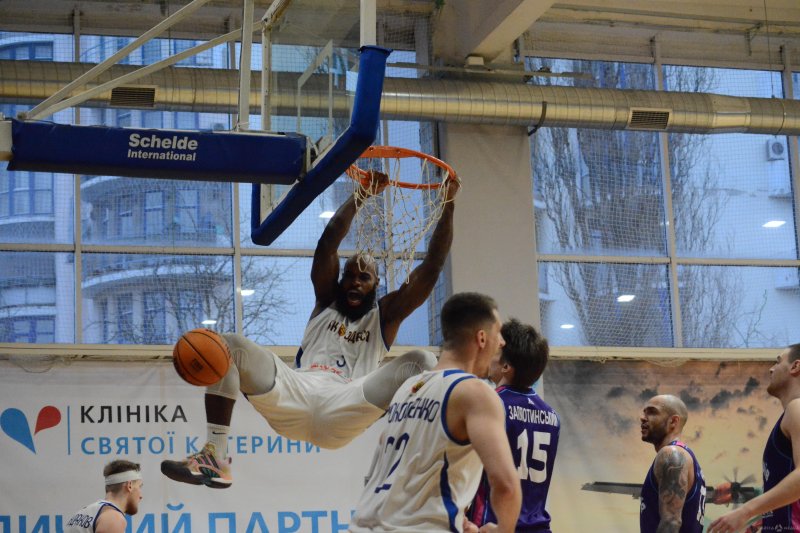 Баскетбол: «Одесса» в родных стенах упустила победу над «Николаевом»
