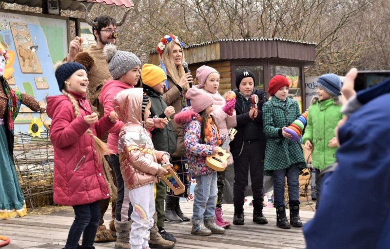 Интересные конкурсы и веселые танцы: в Одесском зоопарке отметили Масленицу (фоторепортаж)