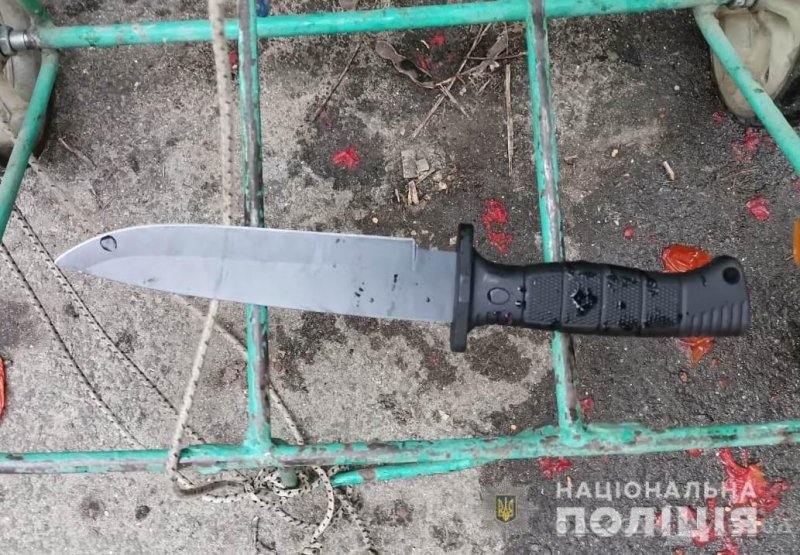 В Одессе мужчина обокрал ребенка, пригрозив ему ножом (фото)