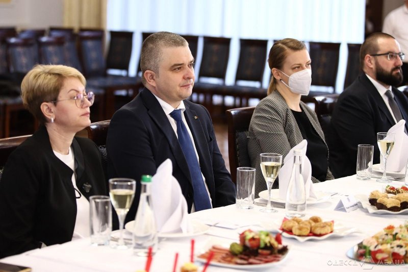 Завтрак с дипломатами в Одессе: обсуждение формата международного сотрудничества в условиях карантина (фото, видео)