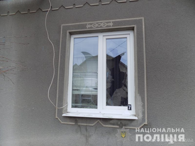Житель Одесской области выплеснул «старый гнев» на родных полицейского (фото)