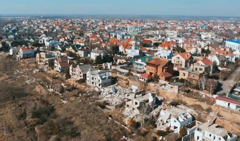 Оползень в Черноморске: опубликованы новые фото и видео