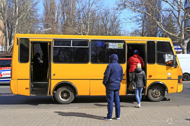 Полиция и чиновники будут следить за тем, чтобы в одесских маршрутах не ездили стоя