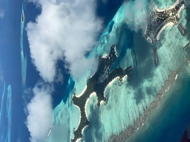 Мальдивы: кораллы, акулы и звезды на песке
