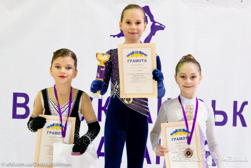 На всеукраинских соревнованиях одесские фигуристы завоевали 15 медалей (фоторепортаж)