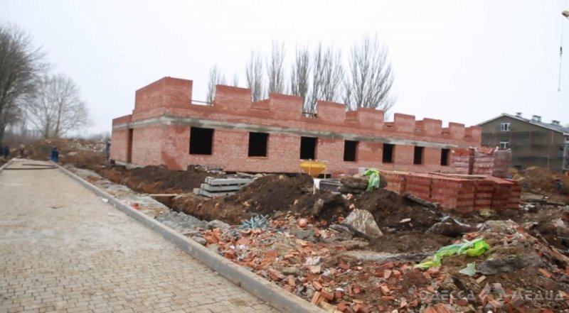 На строительстве казарм в Одесской области разворовали более 11 млн гривен (фоторепортаж)
