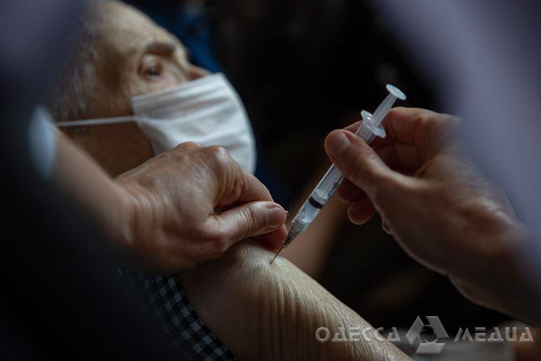 Стало известно, сколько жителей Одесской области получили индийскую вакцину от COVID-19