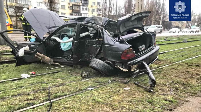 В Лузановке разбился “евробляхер” на BMW