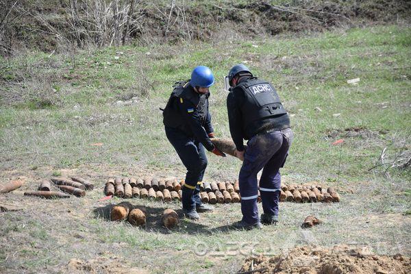 Эхо войны: в Одесской области найдено и уничтожено почти 350 боеприпасов (фото)