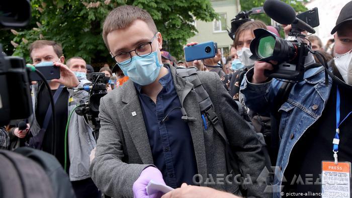 Сергея Стерненко отпустили из-под стражи и отправили под круглосуточный домашний арест