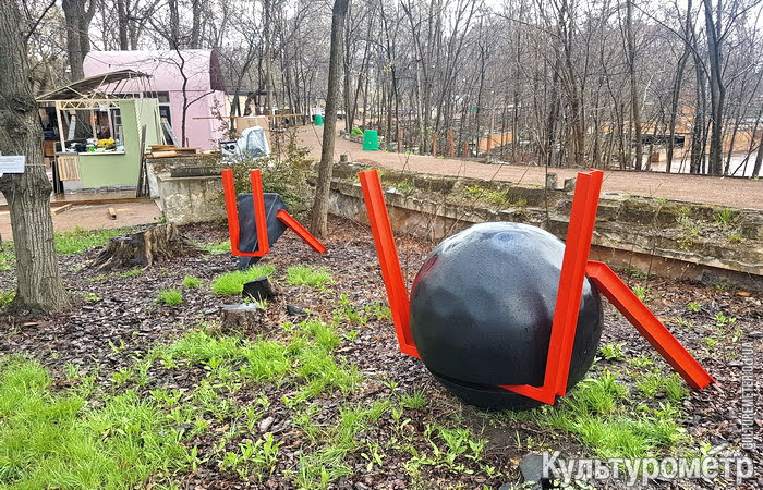 В Зелёном театре готовят к открытию выставку современного искусства (фото)