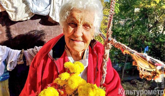 101-летняя одесситка, ветеран ВОВ два месяца боролось с коронавирусом и вылечилась