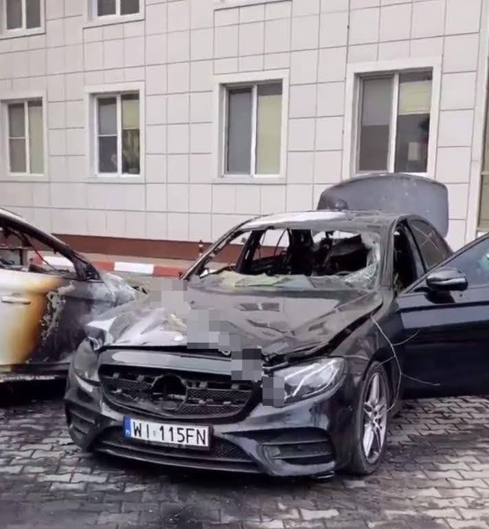 В Одессе ночью горели три дорогих автомобиля – Volvo, Mersedes и BMW