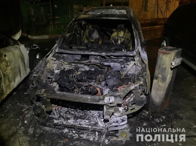 В Одессе сожгли авто экс-прокурора области и еще две машины