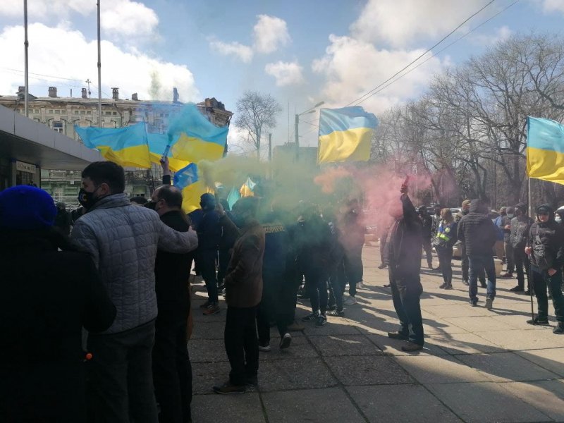 В Одессе на Канатной устроили митинг против установки мемориала жертвам 2 мая (фоторепортаж)