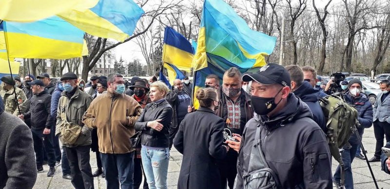 В Одессе протестовали против установки памятника погибшим в Доме профсоюзов