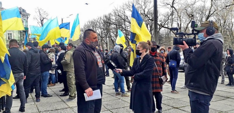 В Одессе протестовали против установки памятника погибшим в Доме профсоюзов