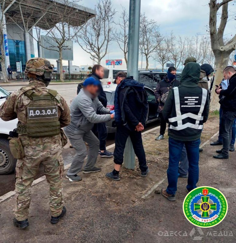 Одесские пограничники задержали мужчину, который вербовал местных жителей для переправки нелегалов (видео)