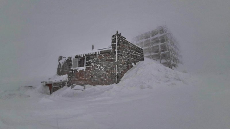 В Карпатах выпал снег: в горах похолодало до -13 градусов мороза