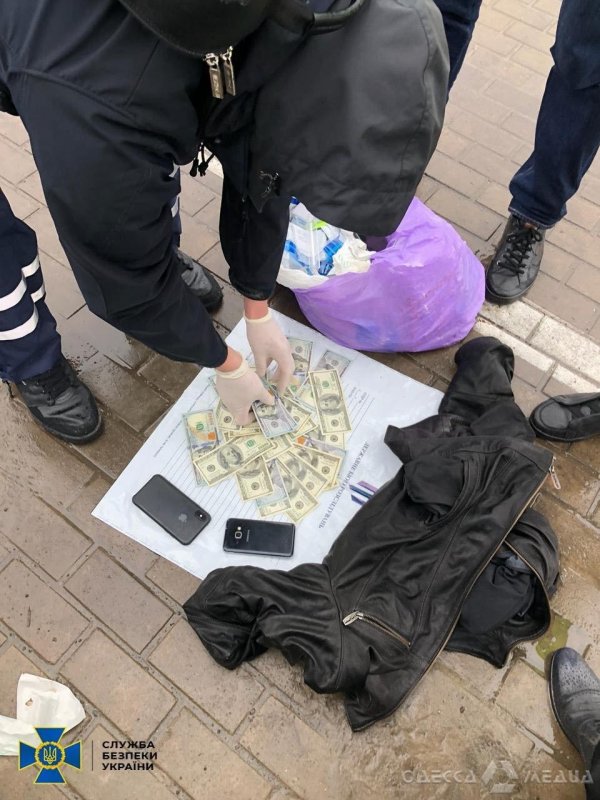 В Одессе майор водной полиции за 5 000 долларов «закрыл глаза» на мошенничество (фото)