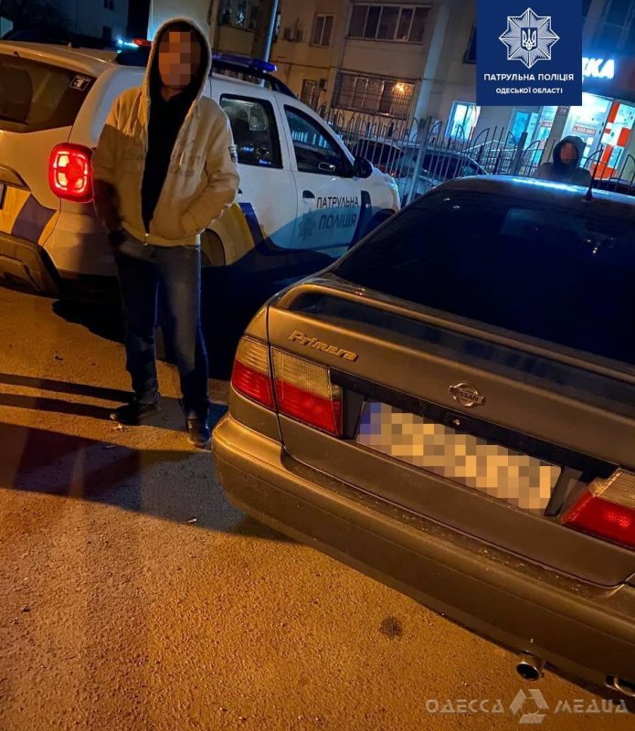 В Одессе водитель Nissan под наркотическим опьянением пытался откупиться от полицейских