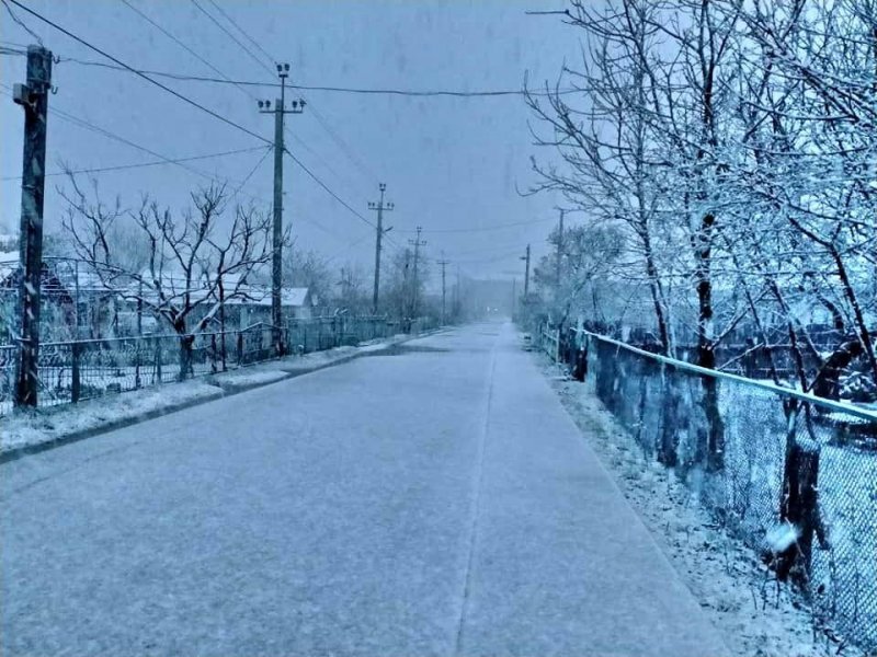 Капризы природы: в Одессой области снег, град и гроза (фото)